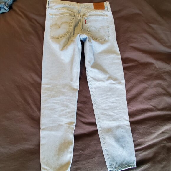 Levi's Premium Wedgie Light Wash Jeans - Picture 2 of 5